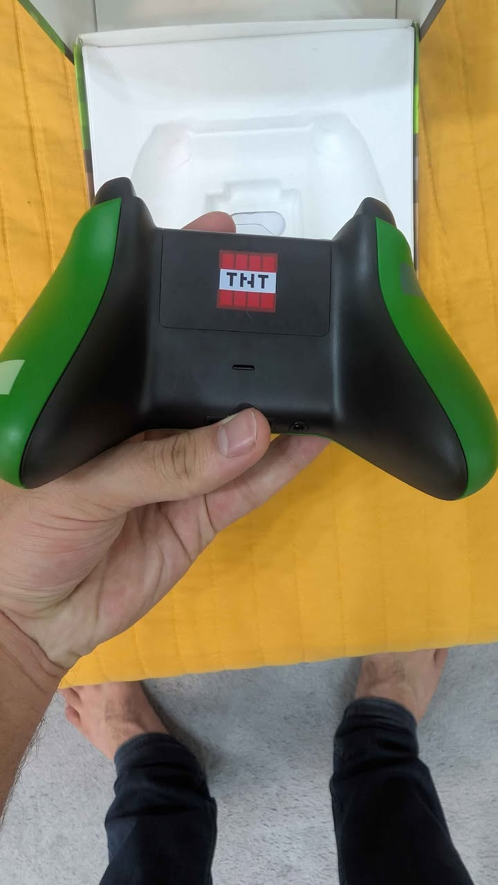 It's brand new. Only the box was opened and the box is a bit damaged.
انه جديد تماما لكن الصندوق مخربط كما في الصوره أربيل, العراق


**إذا كنت صاحب هذا الإعلان وتريد حذفه لأي سبب، رجاءا أرسل رسالة إلى الدعم الفني**