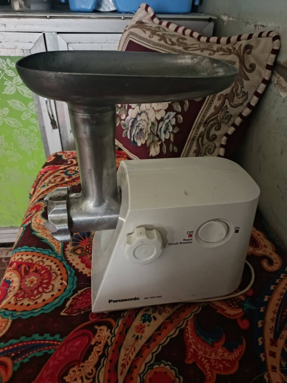 خلاط عصير جزر غير مستعمل اصلية للبيع احنة ثرم لحم بنسونك غير مستعمله ايضا للبيع. لحب يشتري هذا رقمي ***********
