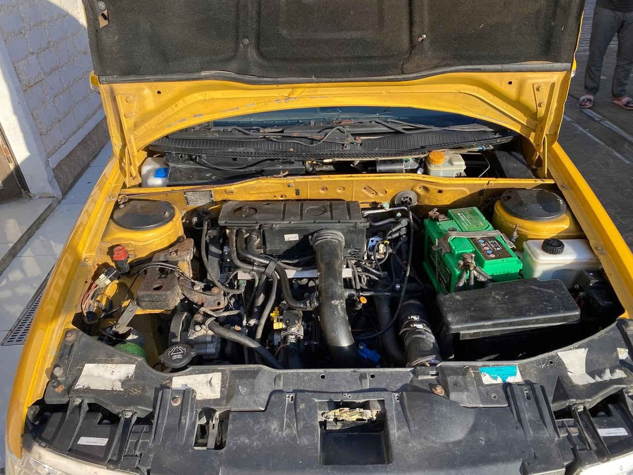 سلام عليكم  سمند للبيع  موديل 2011 رقم بغداد باسمي مصفره غرامات وهيئة  محرك وكير فرنسي شرط   تخم تاير تبريد شغال صدر امامي خلفي جديد زنون تخم بيه مكان السيارة بغداد الشعب سريدات  سعرها 33وبيها مجال للطيبين  رقم الهاتف *********** واتساب او اتصال
