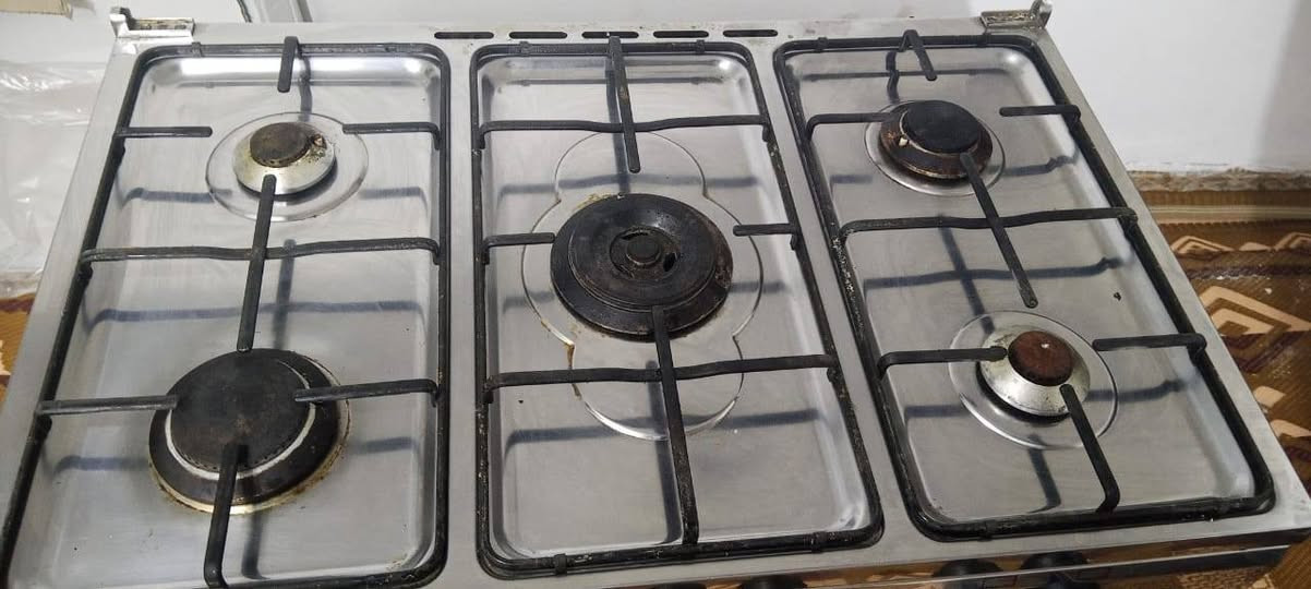 سلام عليكم طباخ البيع لحجَم جبير طباخ كلش نضيف درجه ولا تجي وتشوف مامصلح ولا مره تفحص فرنف كله تقتنع يلا الله شاهد ماخذه ب600ألف أريد ب275 متوازي عل بيع رقم ***********
