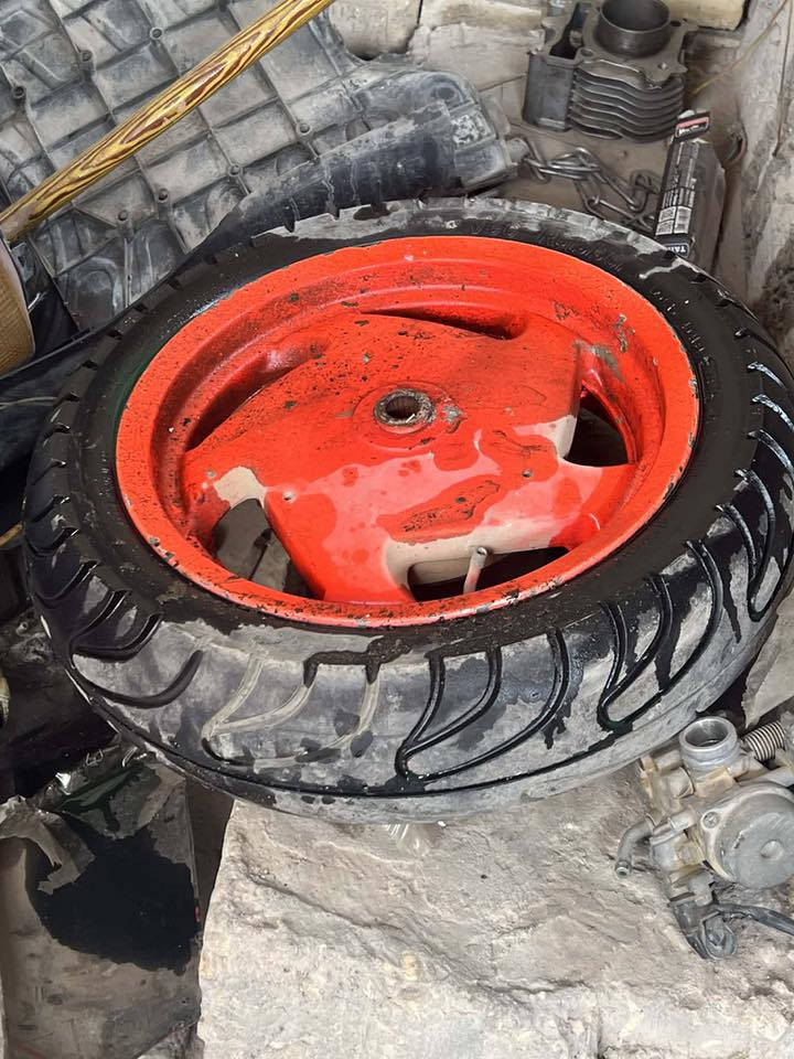 سلام عليكم وياله مال فورزه للبيع سعر 175 وبيهن مجال رقم موبايل ***********
