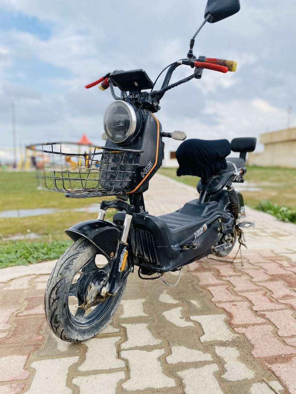 سلام عليكم دراجه شحن للبيع نظيفه كلش ما ناقصه أي شي أربعه بطاريات أنطيك بيهن شرط جدد مواصفات فول ثلاث انظمه تشغيل تشغيل سويح تشغيل بصمه تشغيل كارت دراجه نضيفه مرتبه مداريها المكان تكريت حي الديوم لاستفسار عله الرقم ***********او مراسله ال الصفحه السعر 300 وبيها مجال لشراي
