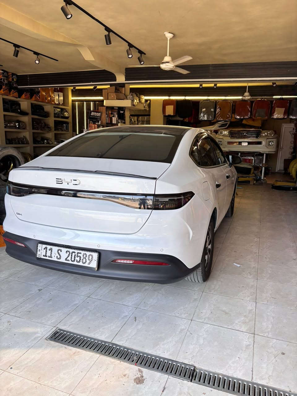 سلام عليكم BYD سيل 05
موديل 2025 
لون ابيض 
السياره جديده وجاهزه هيه وملحقاتها 
عليها اضافات كله اصليه المواصفات المعروفه النص فول سياره ماشيه 5000 فقط قابل لزياده 
سياره تحويل بأسمي 
التواصل على الرقم فقط 🚨 
رقم ***********
