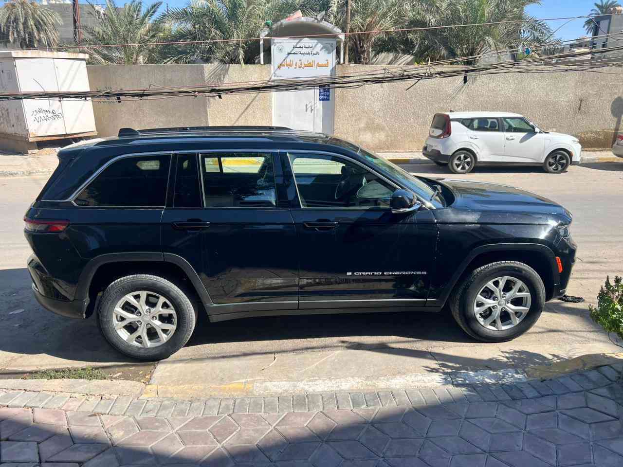 السلام عليكم للبيع او مراوس باقل موديل 23 ماشيه 22 حادثه بجم مبدل بنيد وجمالغ وجامالغ معمر 5 راكب لمتدد للاستفسار *********** السعر 255
