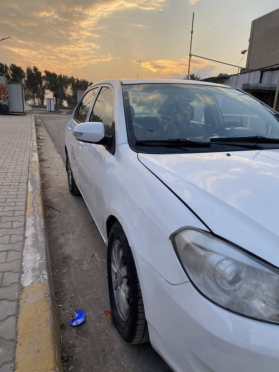 سلام عليكم بيوايدي لبيع G3 مديل 2016 رقم بغداد نكليزي هزة جديدة   سياره كامله من كلشي گير مكينه حداديه جديده تبريد ثلج  مواصفات السياره معروفه كشتات جلد شاشه كأمره والسياره احلى من صور  سنويه باسمي مشروع وطني مكان السياره بغداد سعره 62وبيها مجال  مجال للاستفسار الاتصال على رقم ***********
