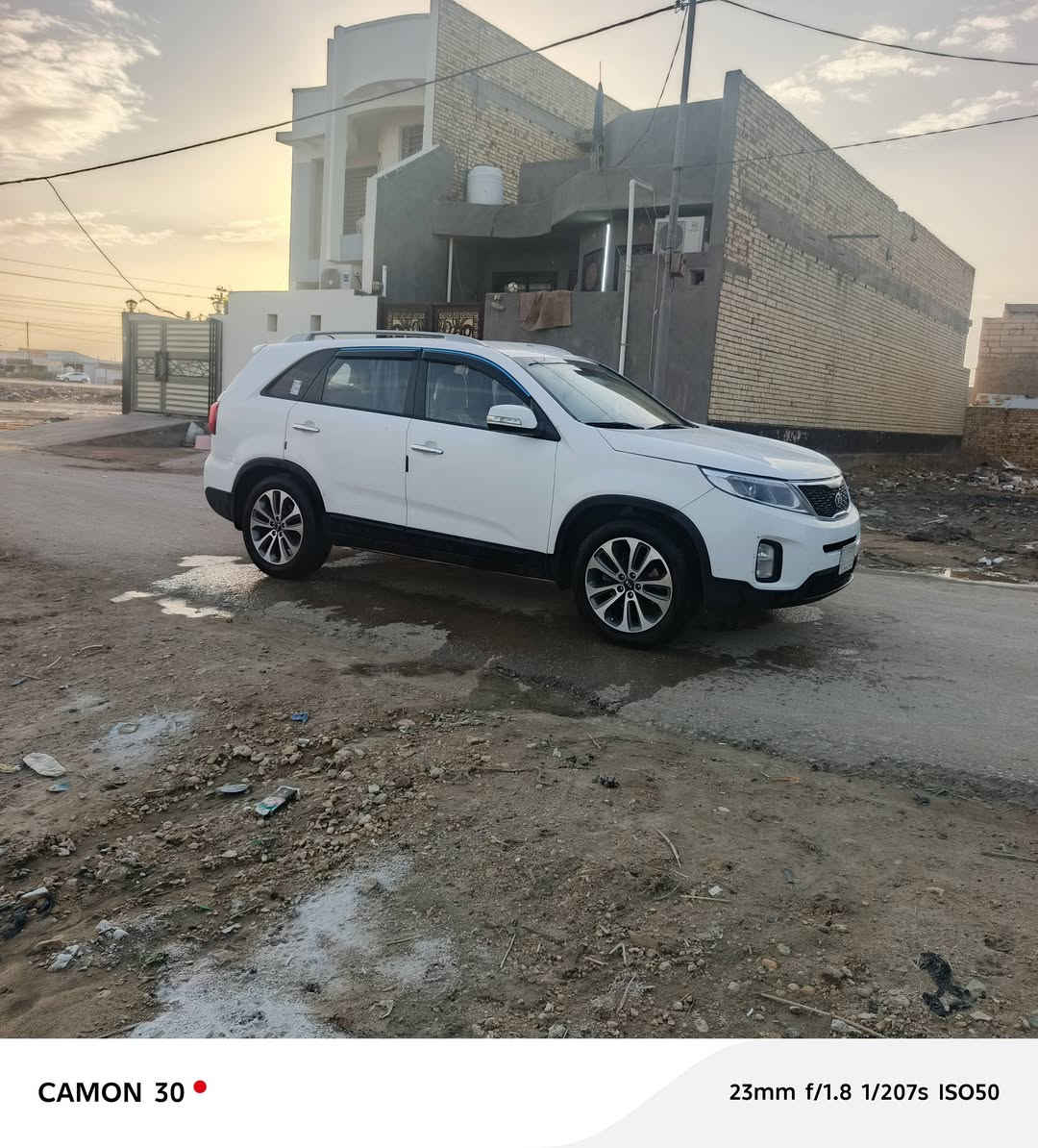 سلام عليكم بيع مستعجل سورنتو ٢٠١٤ خليجي محرك ٦سته سلندر ٧ راكب تبريد ٣ قطع محرك كير تبريد حداديه تخم تاير كارتون سياره بيهه مكانت صبغ  بدون معجون بدون دواخل ابيع احزام مكفوله من الكلبه سياره كلش حلوه بالعافيه ع ياخذهه السعر ١٤٧ وبيها مجال مكان سياره ديوانيه تفاصيل اكثر اتصال ***********
