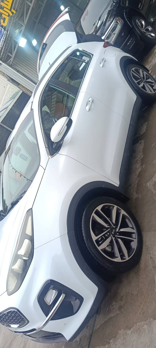 السلام عليكم بيع فقط
‏كيا سبورتج 2019 خليجي 
‏
‏قماره حديد 
‏
‏المواصفات
‏
‏سويج 
‏
‏محرك 2000 
‏
‏حساسات امامي خلفي 
‏
‏كأمره خلفيه 
‏
‏تحكمات ستيرن جهتين 
‏
‏شاشه تاب 
‏
‏3 اوضاع قياده . نورمل/ايكو/سبورت 
‏
‏تبريد قطعتين 
‏
‏كشنات بيجي مخمل شادلها جلد 
‏
‏اشاير بالمري 
‏
‏مري شفط 
‏
‏سايد بريك بالرجل 
‏
‏تخم تاير جديد  
‏
‏وبعد بيها مواصفات 
‏
‏ماشيه 63 قابله للزياده
‏
‏رقم بغداد  
‏
‏السعر  خاص  
‏
‏اي استفسار ***********
‏
‏مكان بغداد الغزاليه
‏
