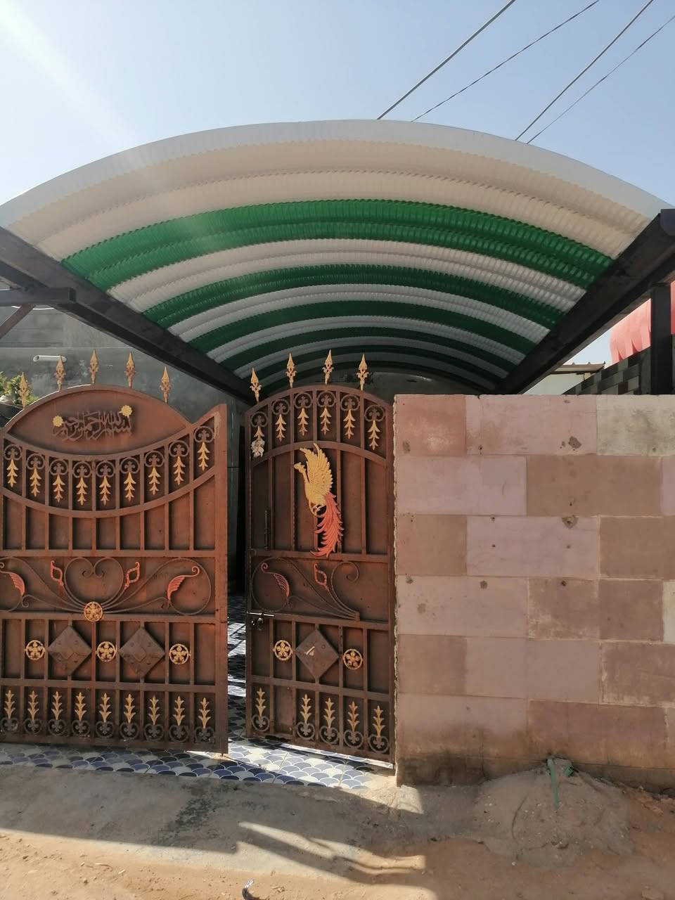 السلام عليكم بيت زراعي للبيع مساحه 240 متر باسمي مداور ثاني يوم مكانه ديوانيه قضاءه الشافعيه قرب البلديه يبعد عن الشارع 150 متر الاتصال على الرقم ما اتواجد على الفيس***********
