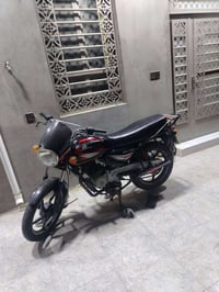 بوكسر البيع مرقم مديل 20نضيف سعر واحد و700وبي مجال شراي يتصل ع رقم 077...