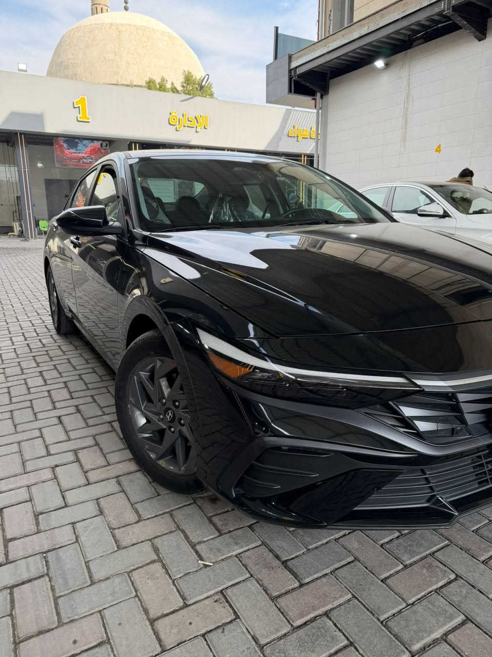 سلام عليكم  للبيع 
هونداي النترا 2024 وارد أمريكي  
حادثها تبديل قبغ جنطه فقط الباقي كفاله 
مكاني بغداد سياره بسمي تحويل ثاني يوم
هـ ***********
السعر 165 مجال بسيط 
الفئه:  SEL محرك 2000 دوش المرغوب 
ممشى  16
الموصفات 🔻
🔴 مفتاح بصمة 
🔴 بصمة أبواب 
🔴 دخول ذكي 
🔴 بصمة صندوق
🔴 تشغيل عن بعد 
🔴 شاشة عداد ديجيتال متصل
🔴 فول تحكم ستيرن جهتين
🔴 شاشة كار بلي 
🔴 كامرة خلفية دوارة 
🔴 رادار امامي 
🔴 رادر جانبي 
🔴 رادر خلفي 
🔴 تحديد مسار 
🔴 مثبت سرعة 
🔴 نقطة عمياء 
🔴 بريك تفاعل اوتتماتيك اثناء اقتراب من الجسم
🔴 انظمة قياده Drive mode ثلاث وضعيات 
🔴 اناره دشبول داخليه LED
🔴 لايت زينون  عدسات عالي ناصي  لايت حاجب لد
🔴 صندوق ذكي يفتح عن الاقتراب 
🔴 نظام abs
