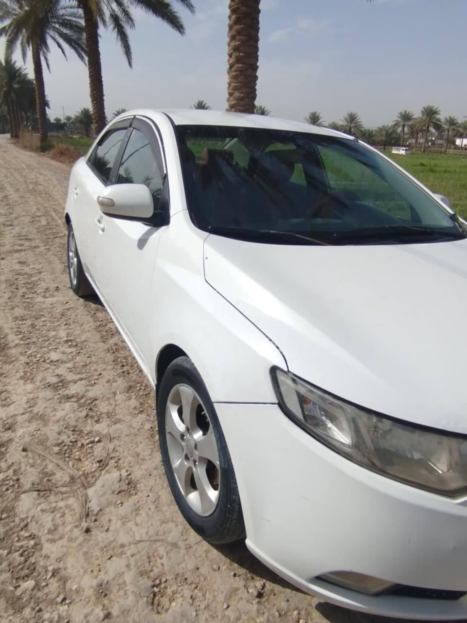 سلام عليكم سيراتو موديل ٢٠١٠ لون ابيض رقم بابل 
  ***********
