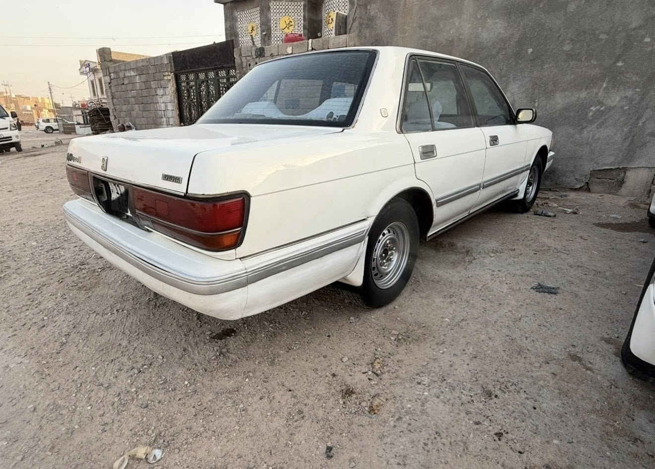 سيدان أيسر بلاد 1990 مكفولة كص ونقل وضربة وعيب شرعي حدادية تخم تاير كهربائيات كلها شغالة مكينة وكير 2500 رقم بغداد بسمي انكليزي سنوية 2031 تحويل مباشر 
سعرها 55
مكاني البصرة
***********
