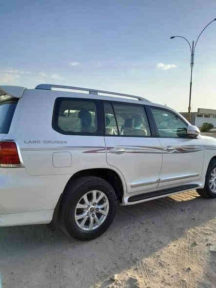 السلام عليكم..
لاندكروز بريمير موديل ١٣ السياره كفاله عامه من صبغ وتبديل وشخوط محرك ٦ ماشيه ١١٣ سعرها ٣٩٥ مكانها الانبار القائم  ***********
