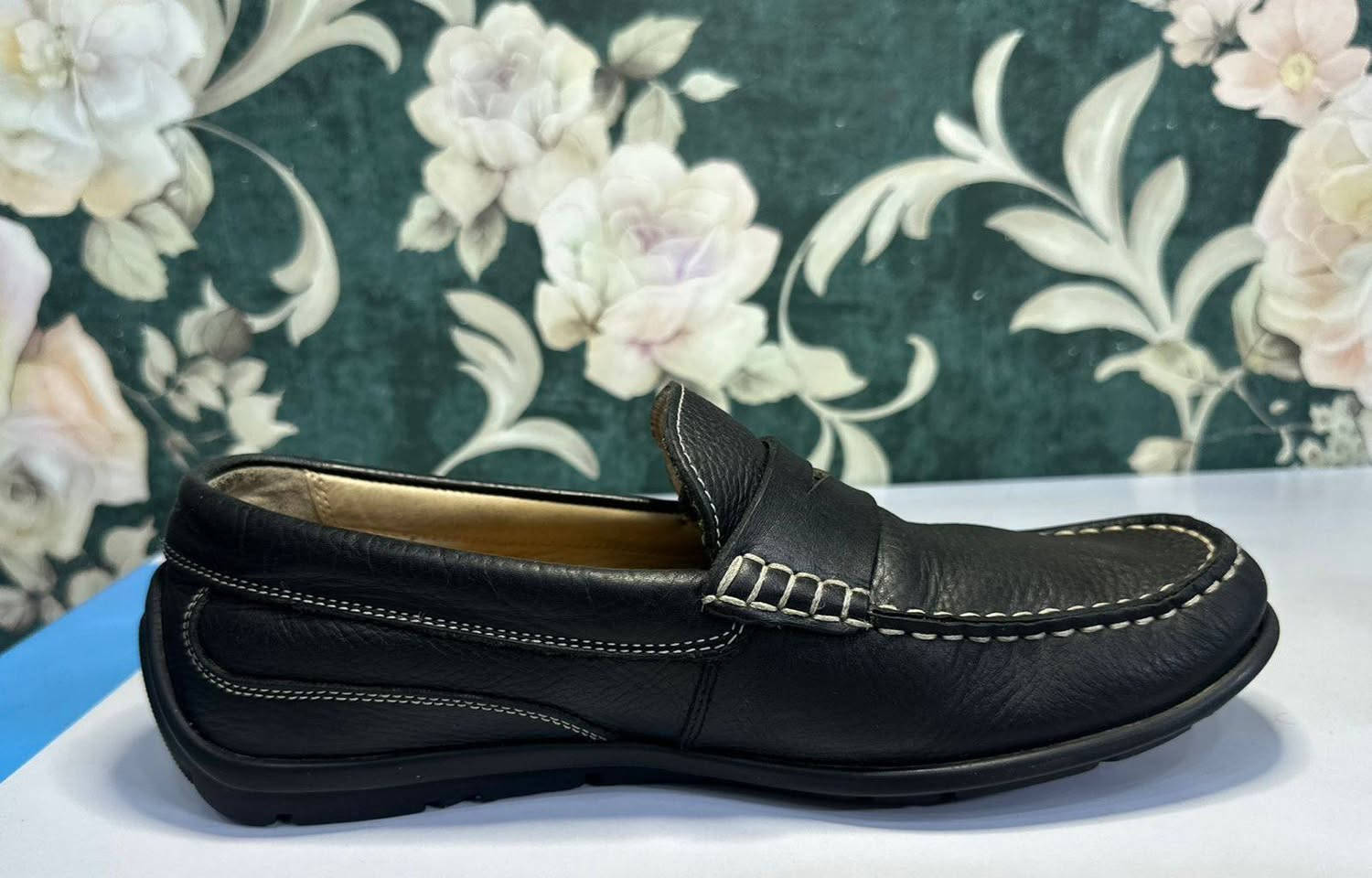 Ecco 
قياس 40 
السعر 20


**إذا كنت صاحب هذا الإعلان وتريد حذفه لأي سبب، رجاءا أرسل رسالة إلى الدعم الفني**