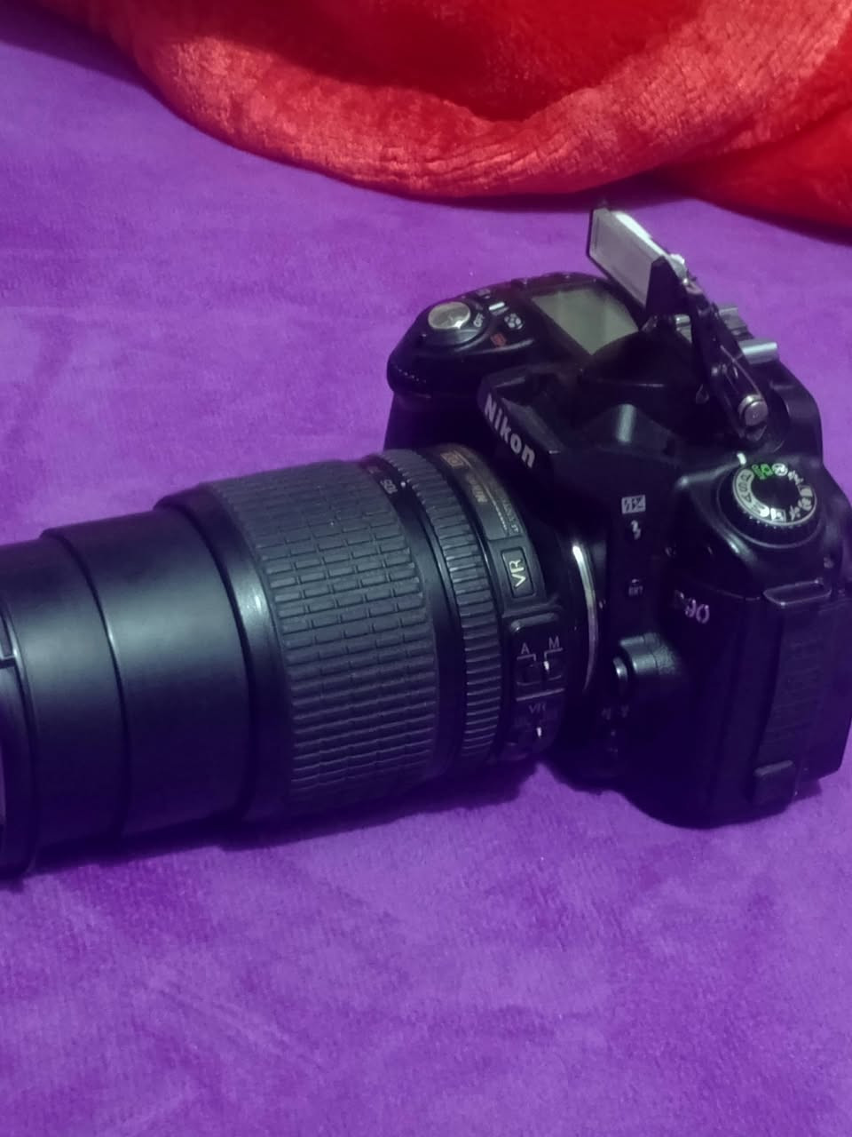 سلام عليكم كامره نيكوان 7100 البيع نقص بس قبق الفلش اثنئ التنضيف كامره حلوه او شغله الله شاهد بس متوزي عل بيعه اويهه شحنتهه او كل قرضهه التوصل،***********
