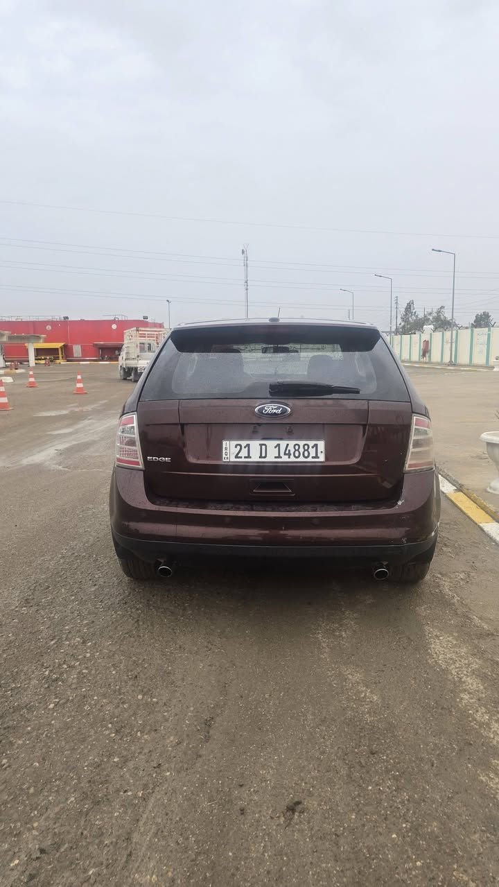 سلام عليكم سياره 2010 فورت امريكي فول مواصفات سياره اي ضربه ما بيها ***********
