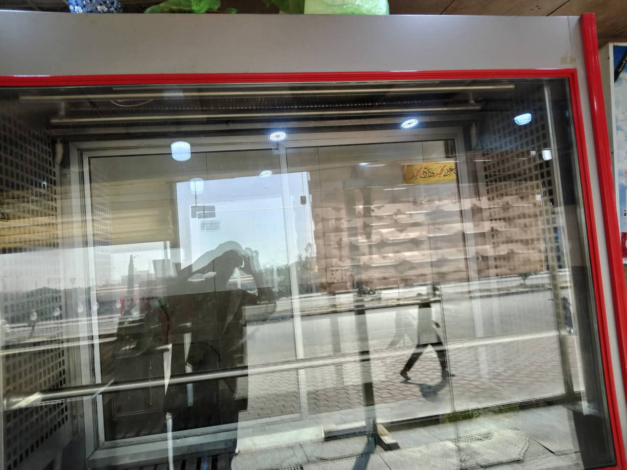سلام عليكم براد لحم للبيع سعر مليون ونص بيه مجال قليل حي التحدي مجاور صندوق الاسكان *********** بيه وتساب
