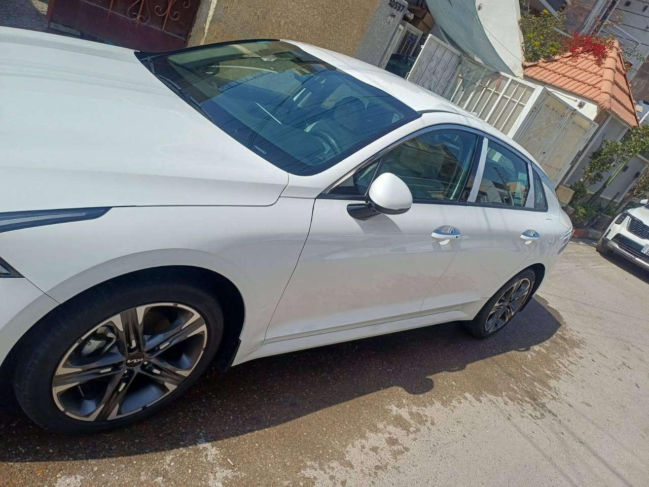 السلام عليكم
موديل 23 ماشية 53 ضمان الدولية 
تكحيل دعامية وبيه 3 رصعات اثر حصو 
33 مليون شهداء البياع ***********
