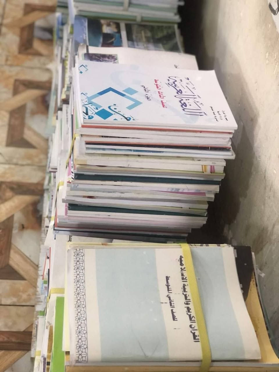 الابتدائيه ٣٠
المتوسط بسعر ٣٥ 
الاعدادي بسعر ٣٥ عدا الخامس الاعدادي٤٠ 
المهني بسعر ٤٥ جميع اقسام المهني متوفر 
اكو ملازم لكل الصفوف
هاي مع التوصيل
***********
