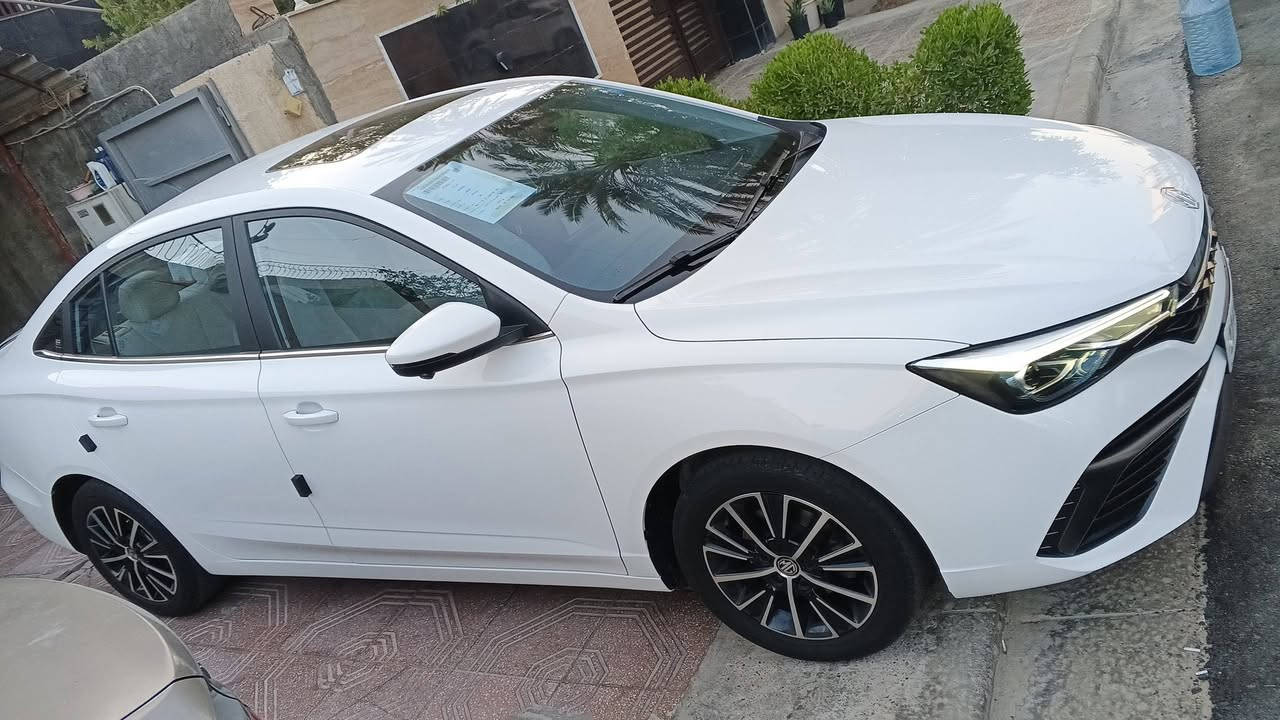 السلام عليكم اخوان . MG5 PLUS موديل 2025 
-فتحة سقف
-4 كاميرات 360 درجة
-كراسي جلد وكرسي السائق كهرباء
-حساس خلفي اصلي مع لد نهاري
-تبريد شاشة ودشبول ليزري
-اشاير بالمري مع بچم زنون ولد خلفي
-عداد السيارة 18 ألف مع كفالة عامة من الصبغ
-كامل تحكم استيرن وكروز كونترول مع ايرباگات
للاستفسار الاتصال (***********) اخوكم احمد
