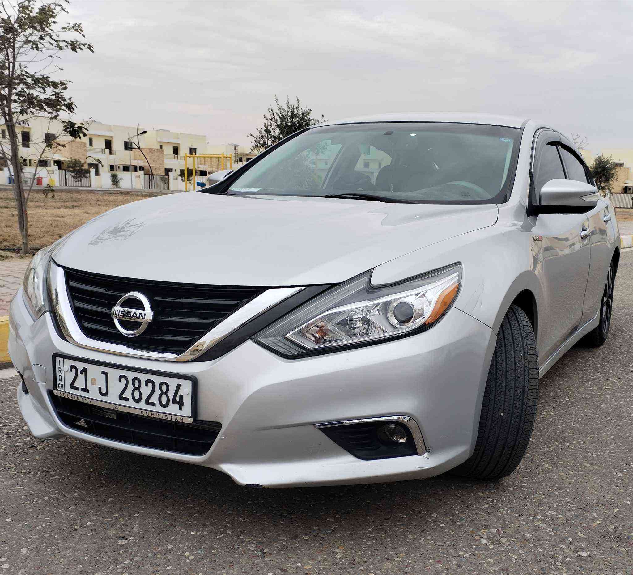 Nissan sl   2018 التيما 
فول ما عدا الفتحة 

حادث جاملغ خلفي جهة السايق 

اشاير بالمري ... كشنات جلد .... تحكم كشنات .... تدفئة كشنات جهنم .... تبريد ثلج ..تبريد بيانو .... تبريد خلفي .. رادارات 360 درجة ... بريك ذاتي ... تشغيل عن بعد ( بالشتا تشغلك تدفئة وحرارة ستيرن ) وبالصيف تشغلك تبريد تجي السيارة ثلج (تشغيل ذاتي).... السيارة مال جناية 

الگير مشدودلها براد هوائي مبدل دهن گير ضمان 50 الف.... 

ماشية .135.0 كيلو  ... منظومة زينون كاملة ... مسستم كامل ...السيارة سياقتها جدا ناعمة وبالخير على الياخذها 

سعرها ... 144 ورقة وبي مجال للطيبين  وبيك خير واتدلل

السيارة رقمها سليمانية.... بأسمي تحويل ثاني يوم
للاستفسار اتصل ... *********** تكريت, صلاح الدين
