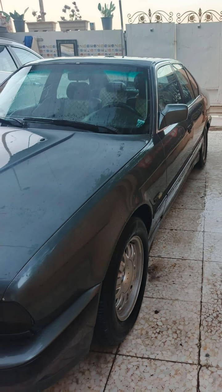 سلام عليكم سياره بي ام 525 سياره جاهزه من كلشي كير مكينه صدر جاهزه للخير بسمي تحويل مباشر مكاني بغداد الشعب رقمي *********** السعر ٤٧ وبيهه مجال
