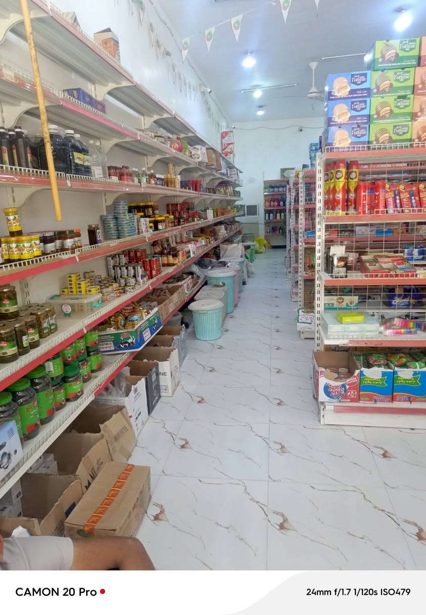 للبيع اسواق البركة في الفلوجة  حي الجولان الثانيه يحتوي على طابق ثاني وطاقه شمسيه للستفسار الاتصال ( ‏‪***********‬‏) صاحب الاسواق
