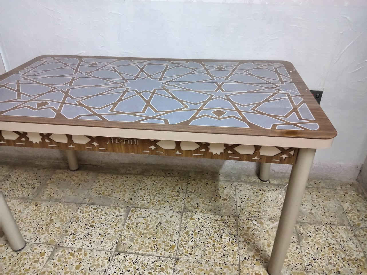 عندي هذا تخم للبيع لقنفه الكبيره تعبانه رادلها تصليح وميز طعام بدون كراسي


**إذا كنت صاحب هذا الإعلان وتريد حذفه لأي سبب، رجاءا أرسل رسالة إلى الدعم الفني**