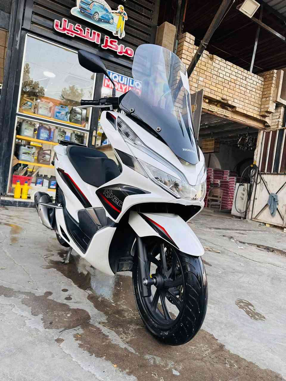 السلام عليكم
للبيع 🔥🔥بي سي اكس 🔥الجيل الثالث 
ياباني اصلي مكينه 150دراجة نضافة 100%🔥ع ايدي منزلها من الرمبه 
مكاني بغداد الشراي يتصل ***********
