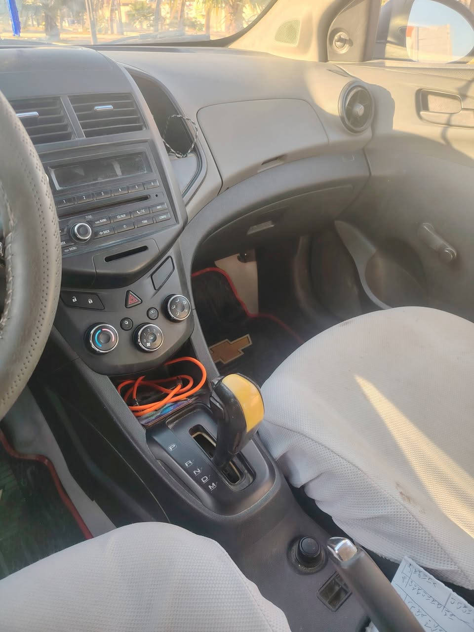 السلام عليكم سياره سونيك موديل 12 سياره وارد خليجي مكينه 1800 السعر 60 وبيها مجال  العنوان الناصريه قرب كراج بغداد الموحد رقم الهاتف ***********
