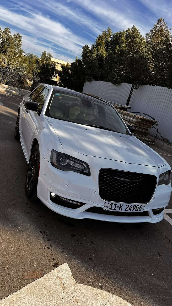 السلام عليكم اوبامه 300c2023 بيهه بابتين مبدلات نفس الون مكفوله من التكمه وادوس سيارهه جديده ماشيه 35 ميل مكاني الشعب 300$ السياره ***********
