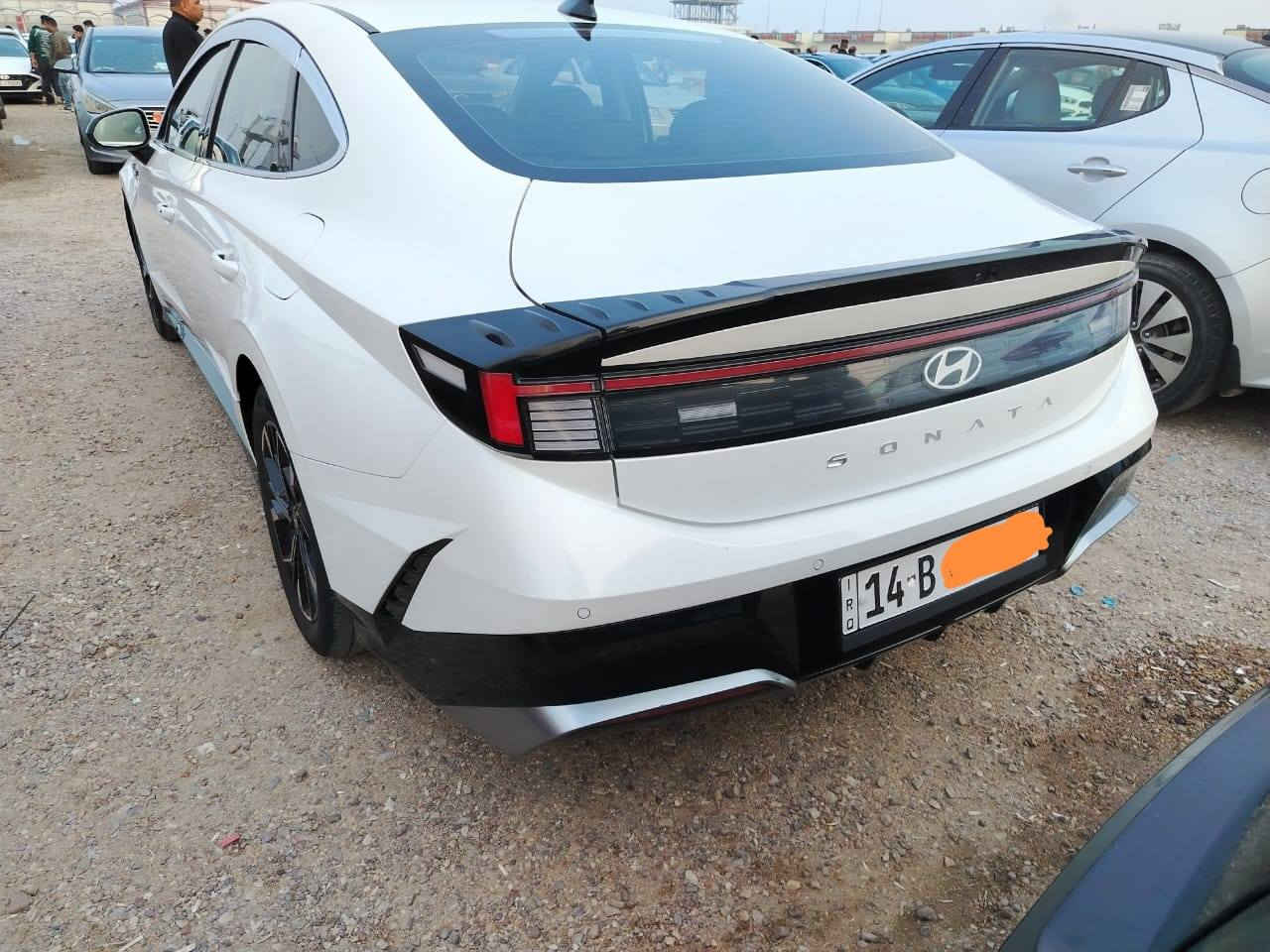 اسم السيارة : سوناتا وارد كوري غاز
الموديل : 2025 

اللوحة : رقم بصره باسمي

السعر المطلوب:180مع المجال 
تبديل قطعتين
المواصفات ............

محرك 4 سلندر 2500

دخول ذكي 

لايت زنون

تحديد مسار

رادار امامي

رادار جانبي

شاشة ديجيتل 

كامره دواره

حساس خلفي 

حساس امام 

اريل نڤگيشن

دواخل جلد اصل 

 تدفئة تبريد كشنات خلفي امامي

كشن سايق كهرباء 

شاشه كبيرة

جنطة كهرباء

بك لايت لد 

بصمة تشغيل

تدفئة ستيرن 

قياده ذاتيه على الخطوط السريعه

تحكم ستيرن

مثبت سرعه

نضام قياده ايكو+سبورت +سمارت+نورمال 

تشغيل عن بعد

تبريد خلفي

نظام تحكم 

اوتو هولد

ستيرن كهرباء

نظام ترحيب 

سستم صوت متكامل 

منافذ شحن USB Type-C

السعر 180مع المجال البسيط

*********** ابو الخصيب, البصرة
