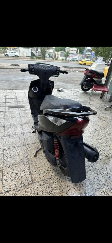 سلام عليكم للبيع بيها نواقص مجفته جديد سعرها 400 الف مكاني البياع ***********
