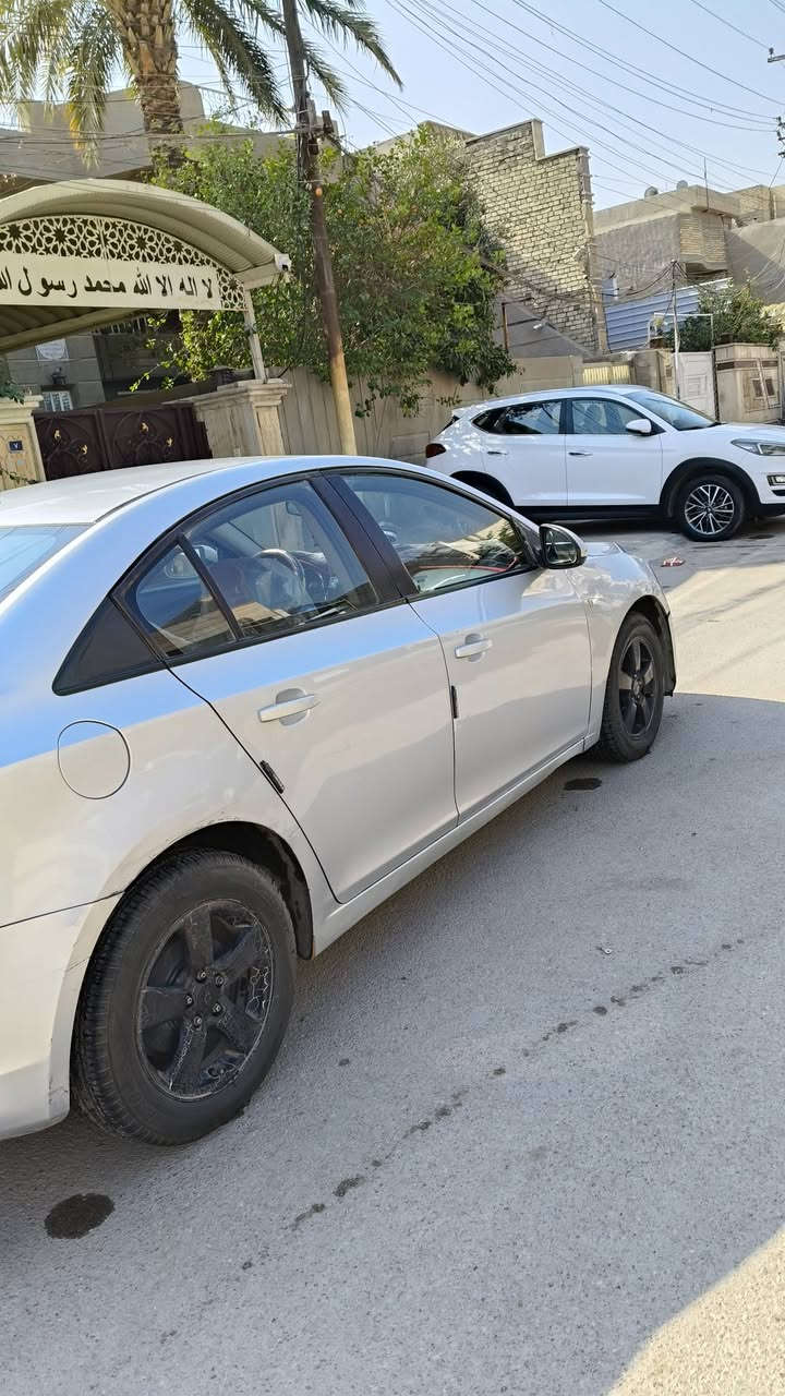 السلام عليكم للبيع او المراوس شوفر ليت كروز خليجي 2011 رقم اربيل
السيارة نضيفه وابلاديه ومكفوله من الصبغ والحادث صدر وحداديه نضيفه تخم تاير جديد 
مكان بغداد 
  ***********
