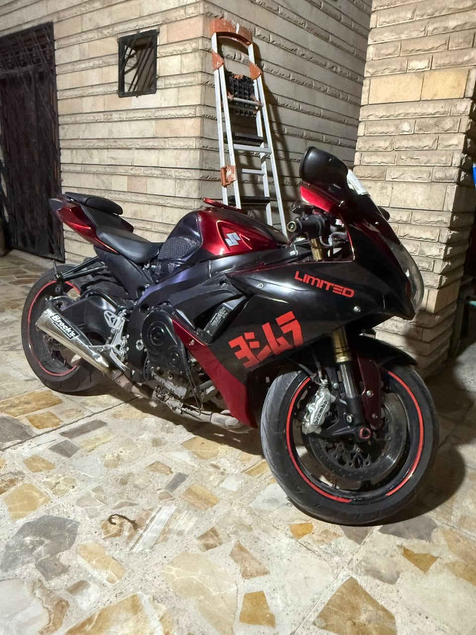 سلام عليكم جكسر للبيع مرقمة وسنوية
750cc 
2016
دراجة كاملة مكملة بدون نواقص من محرك وكهربائيات والخ
نقصها بس كفرين السمج واكعات

مكان الدراجة بغداد
***********
