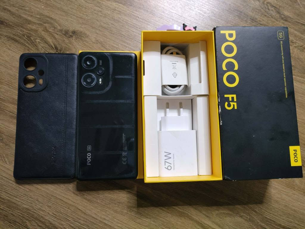 Poco f5 5g 
12+12 . 256
 
کامل ئەشیای خۆی لەگەڵە
پاتری ٥٠٠٠ و ٦٧وات
کامێرای64mp و ڤیدۆ بە4k 
snapdragon 7+plus gen2
pubg 90 fps

نرخ : 190  هەزار قفڵ بێ معاملە
یەک درزی بچوکی هەیە لە بەشی خوارەوەی شاشەکەی دیارنیەو هیچ کێشەی نیە بەزەمان.
یەکتۆز خوار بوە مۆبایلەکە لەرەسمەکان دیارە 
باقی بەشەرتو بەزەمانی هەمو شتێ 

*********** وەتسئەپ دخان, السليمانية
