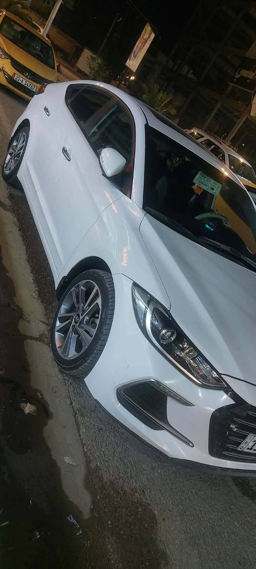 السلام عليكم
النترة ١٨ خليجي فول سوبر رقم بغداد باسمي تحويل مباشر 
فتحة مري شفط هيتر مراية شاشة كامرة رادار أمامي خلفي تحكم جهتين ٣ أنظمة قيادة ماشي ٨٠ حقيقي سيارة استخدام شخصي تخم تايرات باتري جديد فيت بم جديد دهن جديد ياباني كير محرك بلاد بشرط تبريد بلادي كلة شغال عالبلاد 
متواجد خاص سعر ١٦٥ بيه مجال مكان سيارة ديالى بعقوبة 
***********
