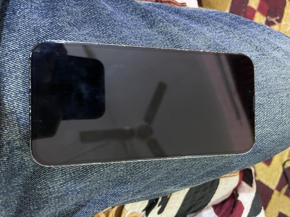 13 برو ماكس  ذاكره 256 امبدل شاشه وبطاريه وكامره مالته لماميه عاطله باقي شغال بطاريه 100  عنوان البصره سعر. 475 وبي مجال للشراي اتصل وتددل ***********
