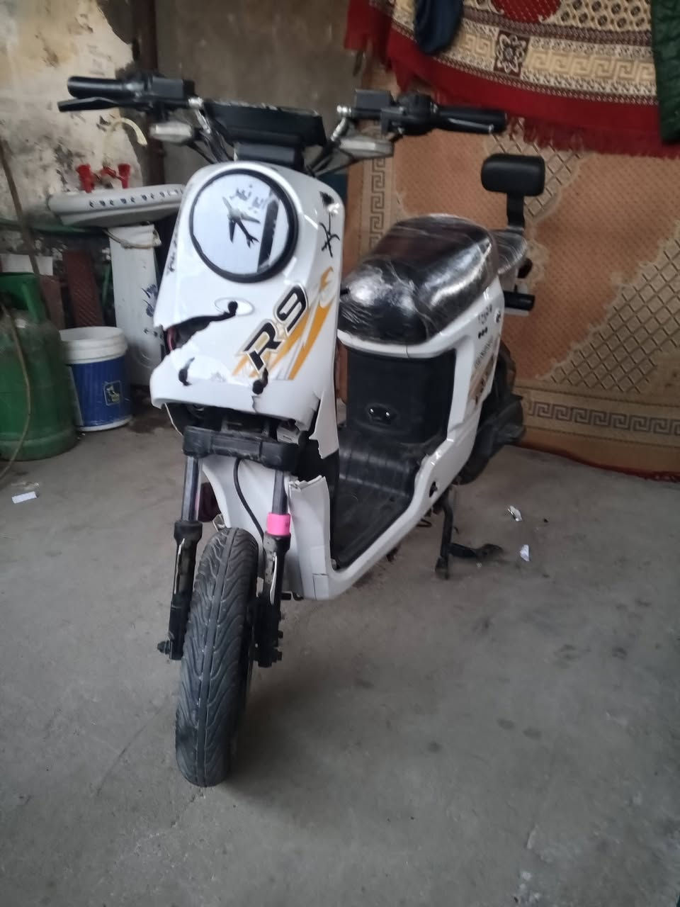 السلام عليكم
دراجه شحن 
شركة ريان
موديل 2025
من هسه ابيعلكياها مفلشه
لا اصلح ولا شي التصليح عليك
البطاريات 4
تلث نمر
تشغيل سويج وبصمه
مكاني البصرة المعقل شارع النجده
سعرها 250وبي مجال قليل حگ الجيه
***********
