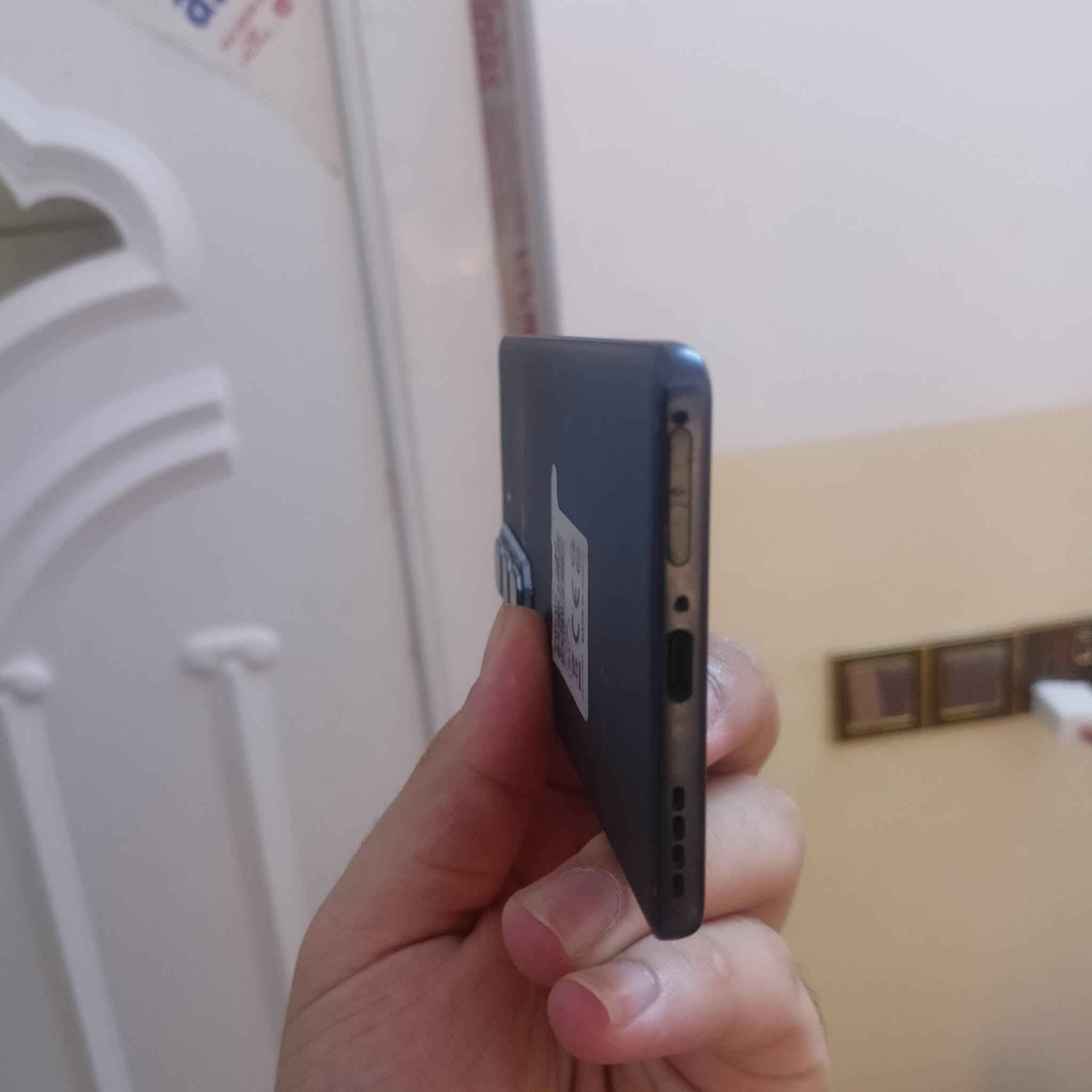انفينكس هوت 50 ذاكره 256 بصمه شاشه بي جهاز نظيف حيل سعره 200 واللي يحب يعارض اعارض فقط ايفون 11 عادي اللي يحب يتصل على الواتساب او على الخط ***********.اسيا.                                             *********** كورك
