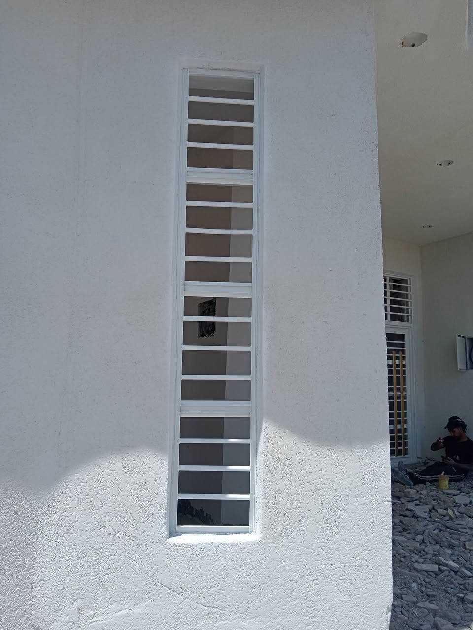 السلام عليكم صباغ شبابيك و بيبان و محجرات بنسب السعار التصال أو واتساب *********** رفع المنشور كلمت يا الله
