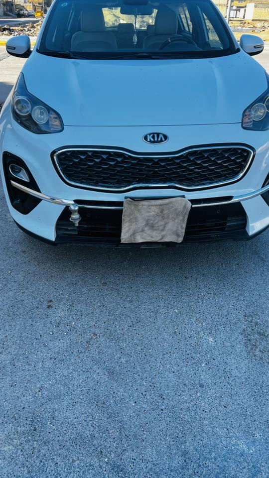 بسم الله الرحمن الرحيم 

للبيع سبورتج 2020 جديده كفاله عامه شويه صبغ بل جاملق الخلفي ماشيه 60 سياره جديده رقم واسط للتصال على الرقم ***********
