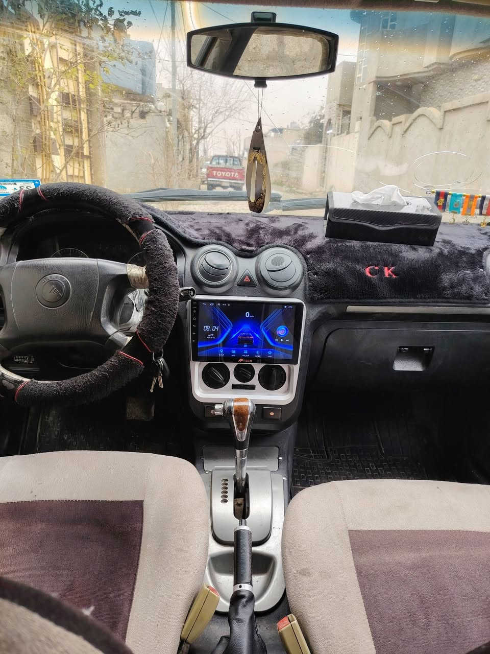 السلام عليكم سي كي  ck للبيع رقم بغداد الماني موديل 2010  مكينه كورلا يارس المكينه بشرط لاصرف لانفخ كير توماتيك الكير مرات يبوش مرات يأخر نمره هيئه عليها 75 غرامات صفر سنويه لي 2029 طخم تايرات جديد باتري جديد تريد وكاله تريد تحويل سعر 43بيها مجال *********** موصل جانب لايمن
