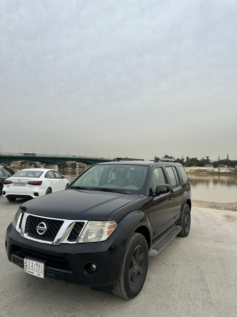 نيسان بايفندر
موديل 2012 
مواصفات 
ستيرن تحكم 
شاشه وكامرات خلفيه 
كروس سرعه 
اوتامتيك 
مكينه 6 سلندر 4000
سياره وارد امريكي 
حادث قبق جنطه بدون صبغ 
سياره مكفلوله من صبغ 
صدر جديد وتايرات جديده 
رقم بغداد بسمي مشروع وطني 
مكان السياره بغداد الكاظميه 
150 $ وبيها مجال قليل 
***********
