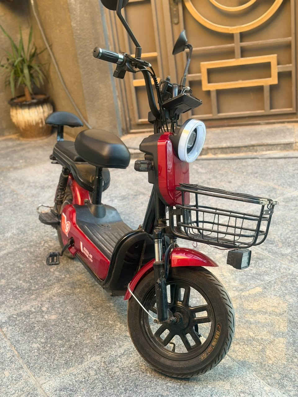 بايسكل شحن مستخدم اربع اشهر حجم ١٤ اربع بطاريات تايرات اثنينهن چوبلس اثنين لايت اربع سرعات السرعة٦٠ النظافة ٩٥٪؜ السعر ٣٥٠ وبيه مجال العنوان كربلاء شهداء الملحق يم سوق الحبوبي الجديد رقم الهاتف *********** / ***********
