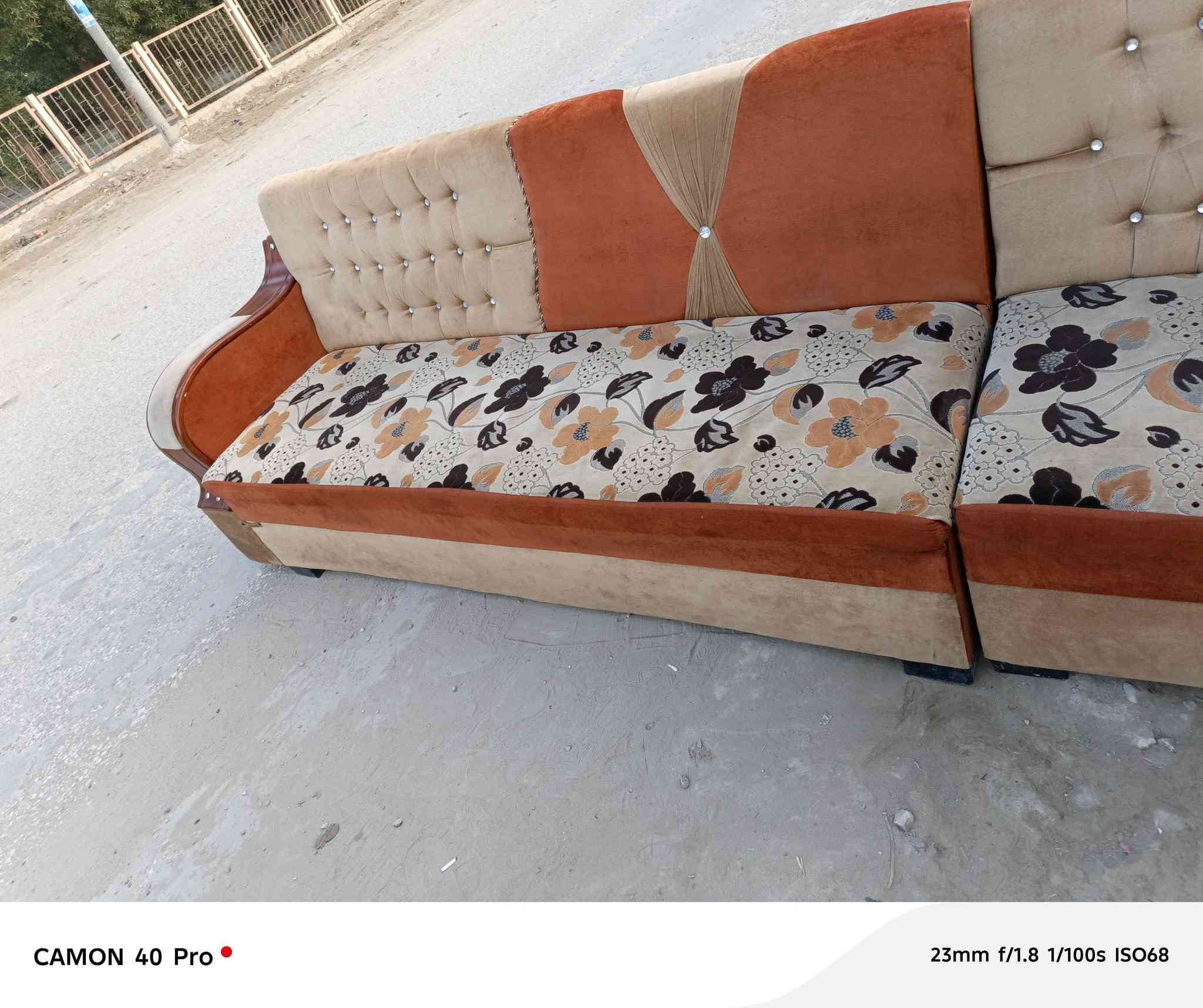 ديوان تسكام ونظيف وثقيل بلوك اسود ٢٠ نفر اخو الجديد اي ضرار مابيه حيل نظيف جدا واكو الي باب بيتك عدنه توصيل ***********
