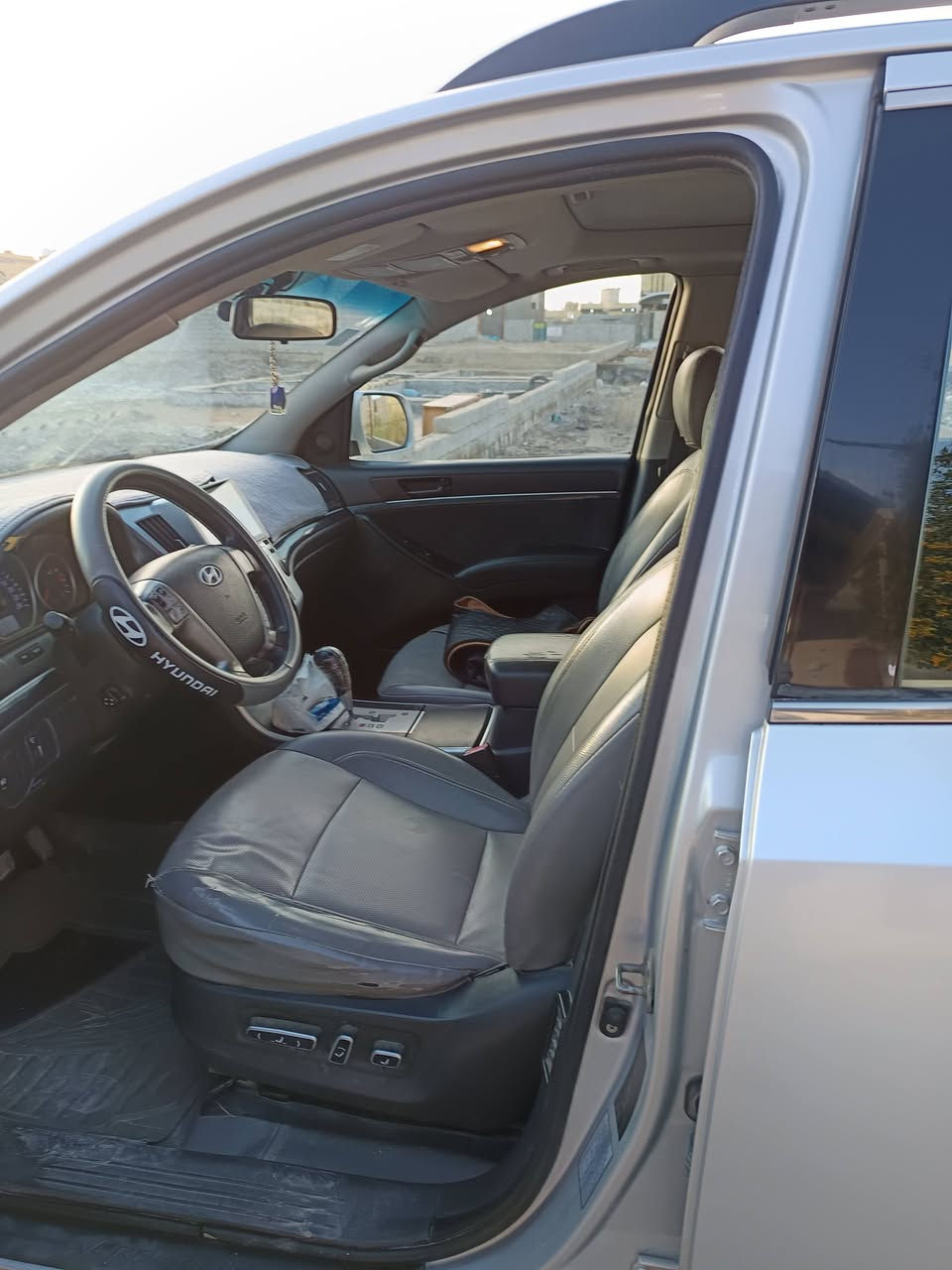 للبيع سياره فيركروز 2011 فول بسمي رقم بغداد مكفولة وجاهزه من كلشي السعر 140وبيها مجال العنوان ناصرية مركز المحافظة ***********/***********
