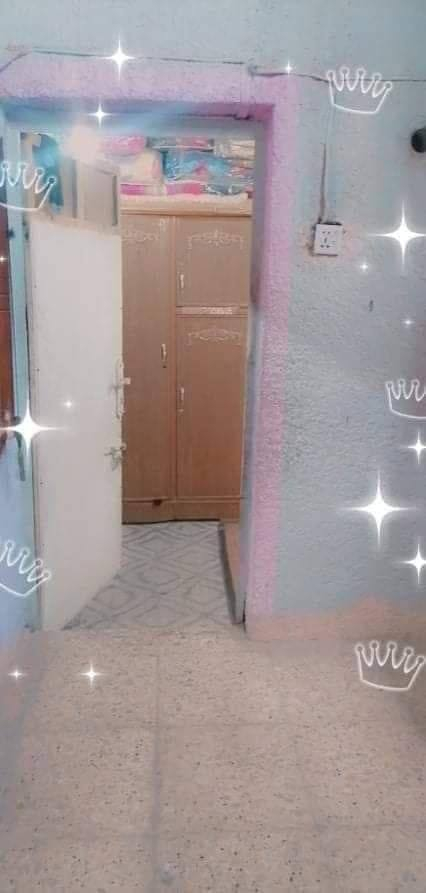 السلام عليكم  توجد
السلام عليكم  توجد 
نص قطعة خلفية للبيع  ٧٢ متر قطاع 20  تتكون من غرفتين نوم وصاله وحمام مشترك  ومطبخ  السعر ٨٠ عليه كل الرسوم و٧٥ على المشتري كل الرسوم ماء كهرباء  غرمة . الاتصال على الرقم  ***********
