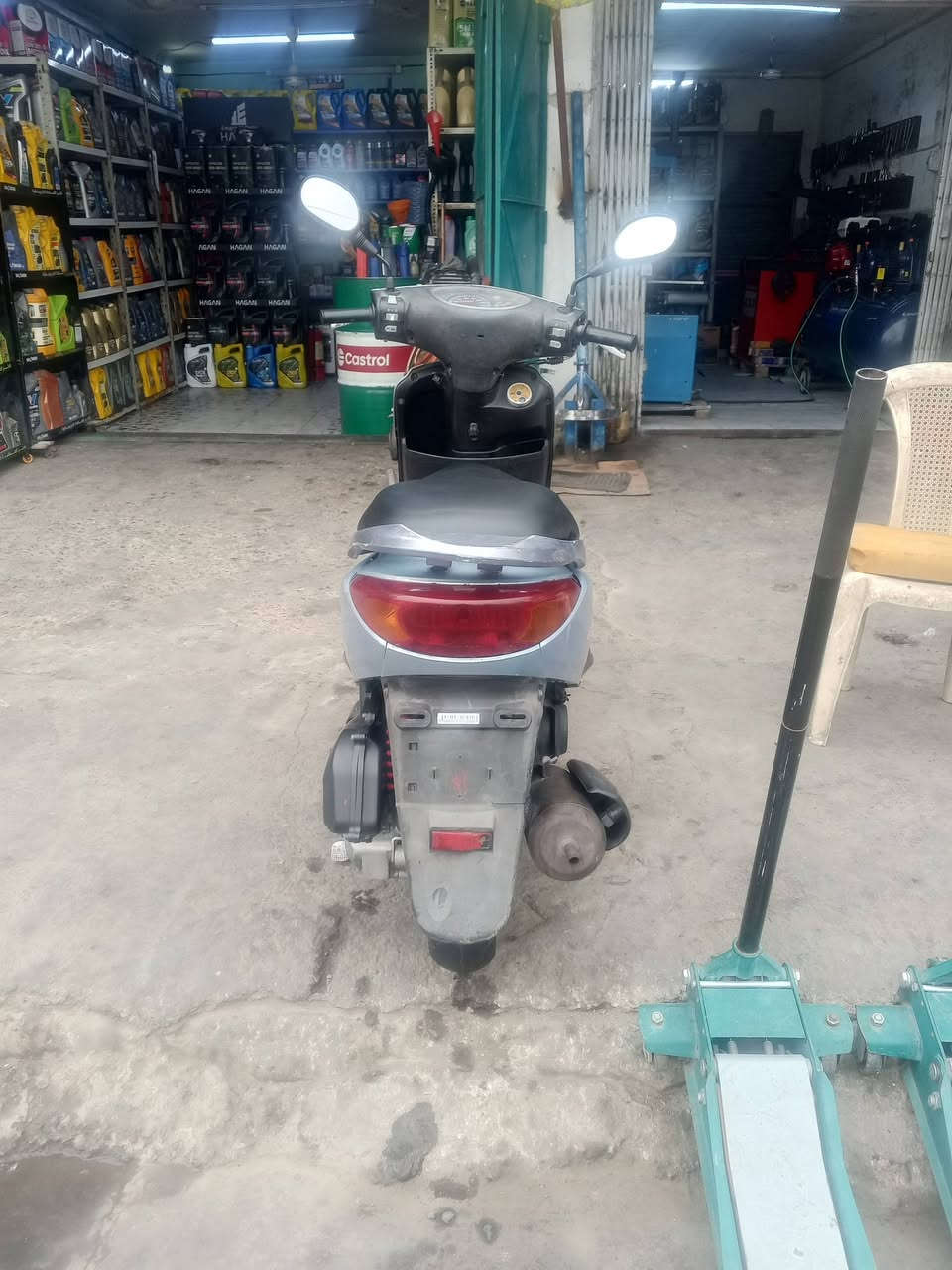 دراجه لبيع بريز يباني كلها بلاديه جيب فيتر وفحص كله شغاله عنواني البياع حي عامل رقم ***********
