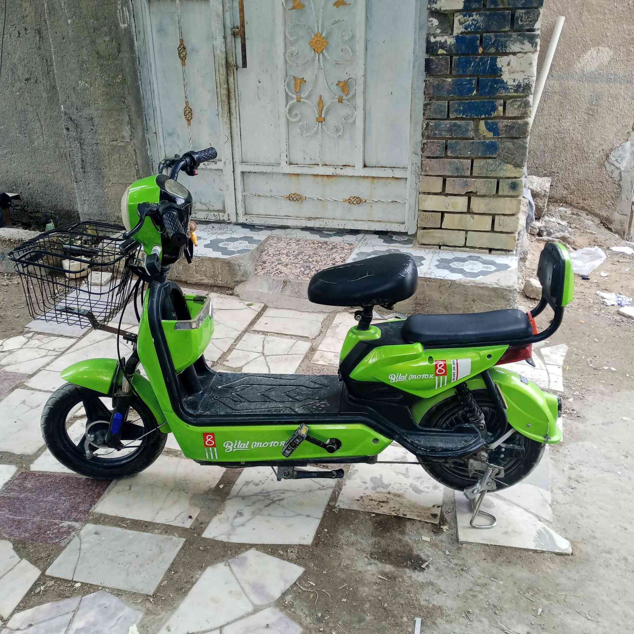 السلام عليكم دراجه شحن للبيع السعر 200وبيها مجال قليل دراجه شغاله اي نقص مابيها اشاير ولايت شغال مكان بابل المسيب الرقم ***********
